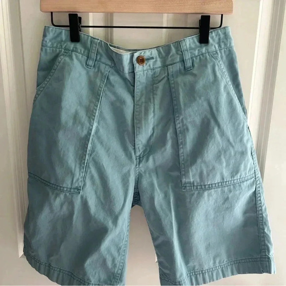 Nautica “Clipper” shorts in the best blue! Size 30. Relax fit. Great condition - Picture 1 of 7
